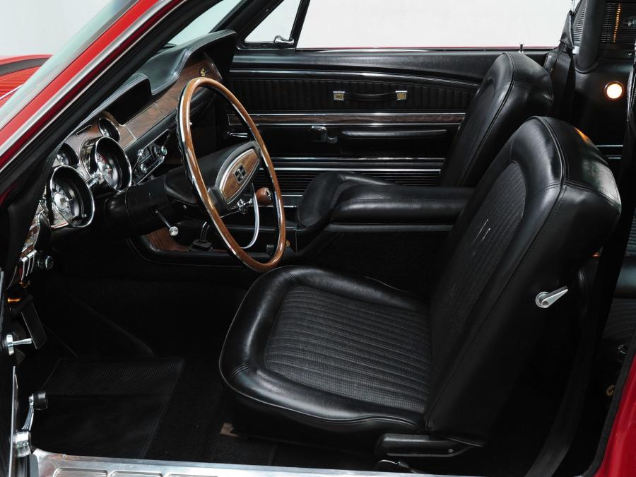  Shelby GT500 KR 1968 года  (фото 9 из 18)